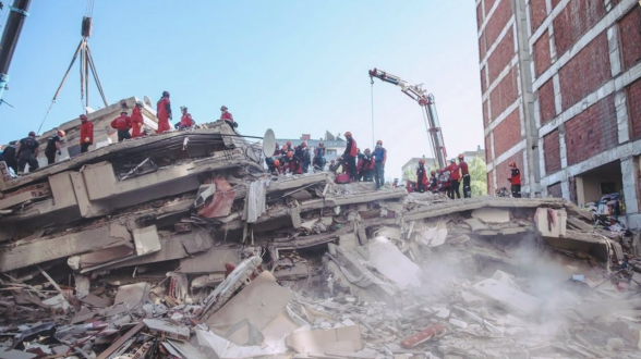 В Адане обрушилось 14-этажное здание