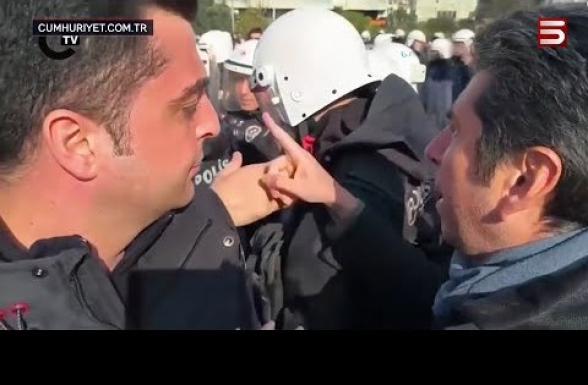 Турки проклинают Эрдогана: мародерство на руинах (видео)