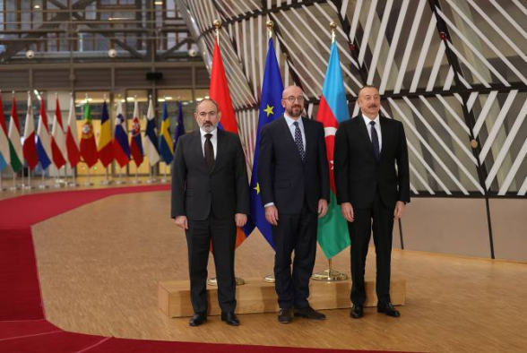 Армения и Азербайджан получили от Шарля Мишеля приглашение на переговоры в Брюсселе