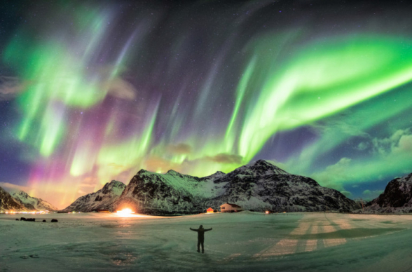 Пилоты «EasyJet» и «Finnair» развернули самолеты, чтобы показать пассажирам северное сияние