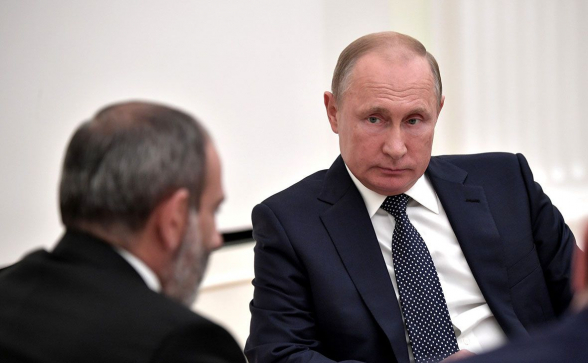 Путин – Пашиняну: «Все возникающие в Карабахе вопросы нужно решать в конструктивном ключе, в тесном контакте и взаимодействии сторон с российскими миротворцами»