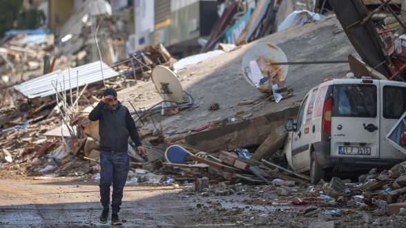 Число погибших при землетрясениях в Турции превысило 49,5 тыс.