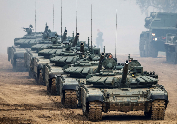Медведев заявил о планах производства в России 1,5 тыс. танков в 2023 году