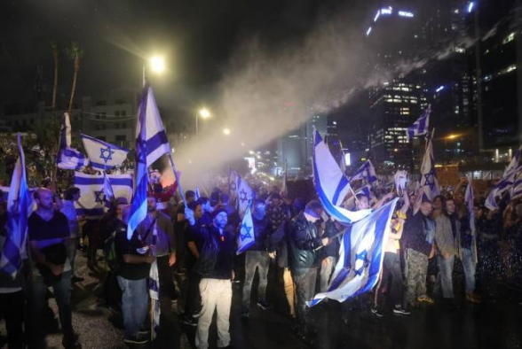 Протесты в Израиле продолжаются, несмотря на приостановку законопроекта о судебной реформе со стороны Нетаньяху