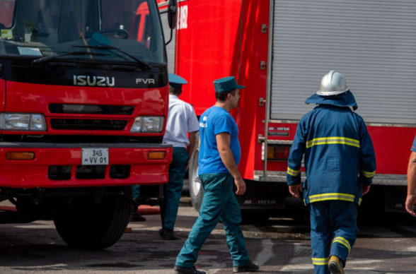 Հրդեհ՝ Նոր Նորքի 8-րդ զանգվածում. այրվել են կենցաղային իրեր և փայտ