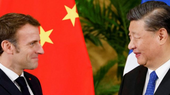 Президент Франции Макрон прибыл в Китай с государственным визитом