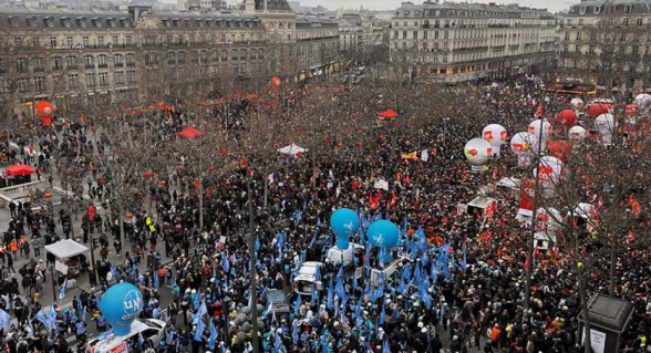 Во Франции ожидают участия в марше против пенсионной реформы до 600 тыс. человек