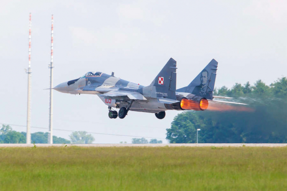 Польша попросила Германию разрешить поставку Киеву МиГ-29, полученных из запасов ГДР