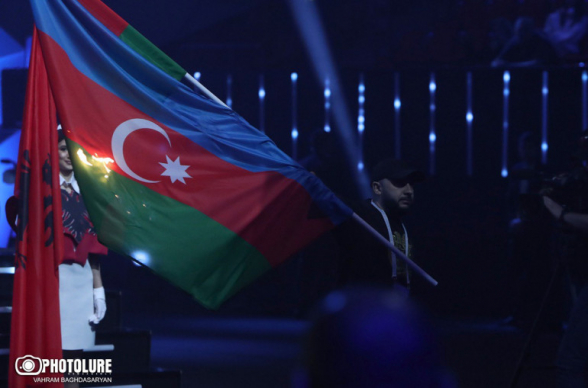 Сжегший азербайджанский флаг Арам Николян на свободе