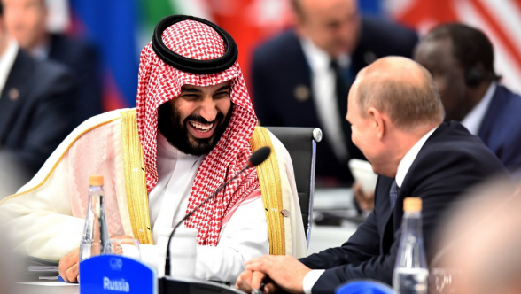 Нефтяной союз РФ и Саудовской Аравии создает угрозы для Байдена и США – «Bloomberg»