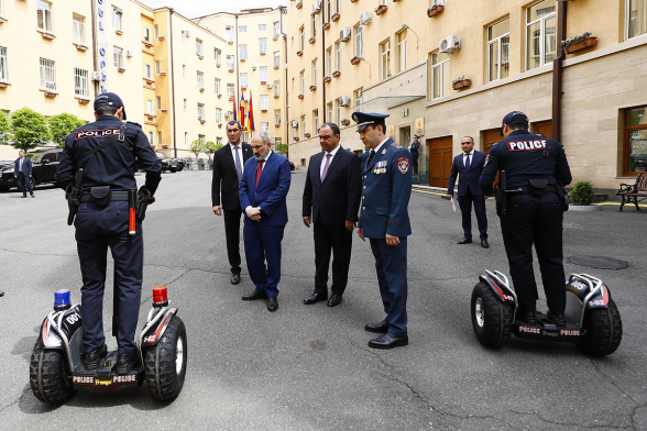 «Թավշապետ», վարչապետ, ոստիկանապետ Նիկոլ Փաշինյան