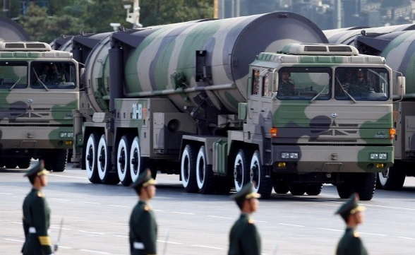 Китай намерен увеличить число ядерных боеголовок в 4 раза – Столтенберг