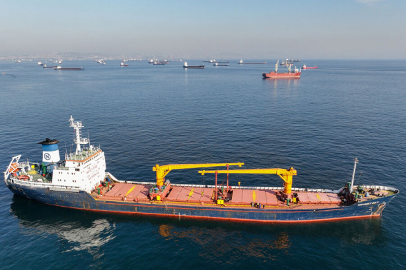 Украина требовала от Турции задержать судно с загруженным в Крыму зерном – WSJ