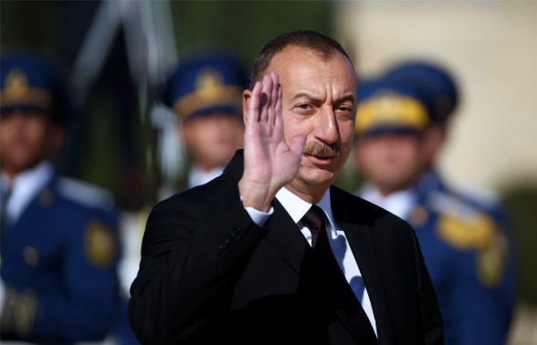Алиев помиловал более 800 осужденных