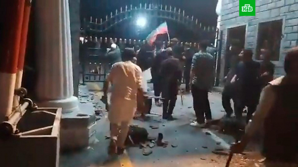 В ряде провинций Пакистана начались массовые беспорядки после ареста бывшего премьера (видео)