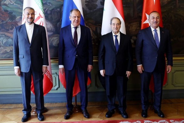 В Москве проходит встреча глав МИД РФ, Турции, Сирии и Ирана по урегулированию в САР