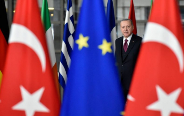 Евросоюзу придется выбирать между Украиной и Турцией – «Politico»