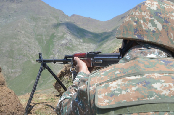 ВС Азербайджана обстреляли армянские позиции у Кутакана – Минобороны