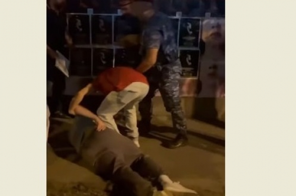 Կարմիր բերետավորը հարվածել և գետնին է տապալել քաղաքացուն (տեսանյութ)