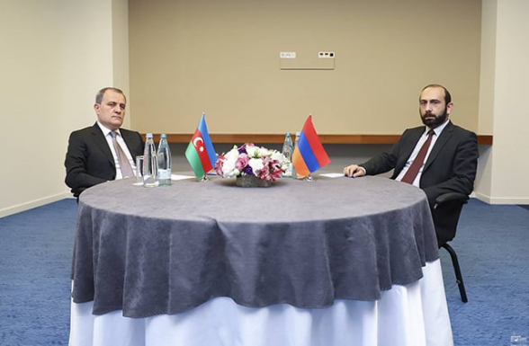 Встреча Мирзояна и Байрамова в Вашингтоне откладывается по просьбе Баку – МИД Армении