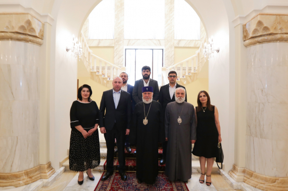 Католикос Всех армян принял членов инициативной группы движения «Мать Армения»