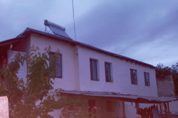 С азербайджанской позиции был обстрелян жилой дом в селе Чанкатаг (фото)