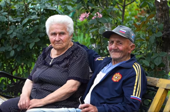 Ստեփանակերտում ապրող 91-ամյա Գոհարն ու 93-ամյա Արթուրը ամուսնացել են