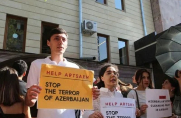 «Ազատություն Վագիֆ Խաչատրյանին». Կարմիր խաչի մոտ բողոքի ակցիան շարունակվում է