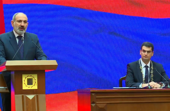 Նիկոլ Փաշինյանի կադրային մատնոցախաղը