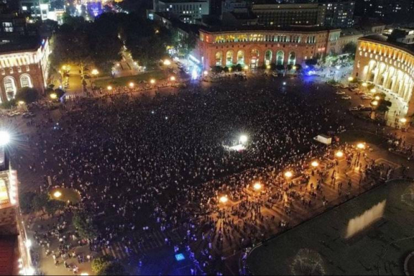 Митинг на площади Республики (видео)