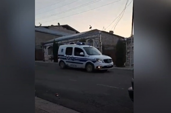 Азербайджанская полиция въехала в Степанакерт (видео)