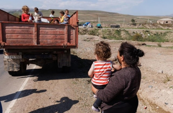 Из Арцаха в Армению въехали 93 000 вынужденных переселенцев