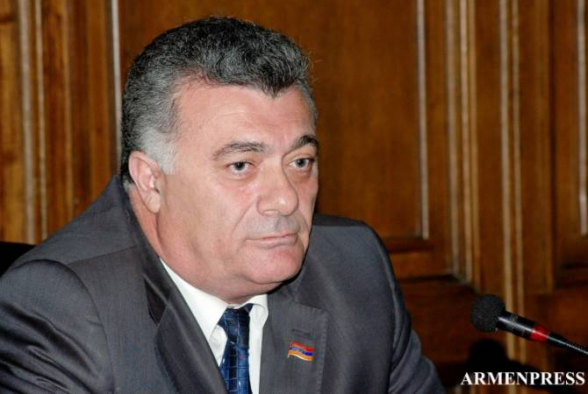 Հրեշը սադրում է