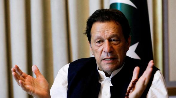 В Пакистане суд предъявил бывшему премьер-министру Имрану Хану обвинение в разглашении государственной тайны