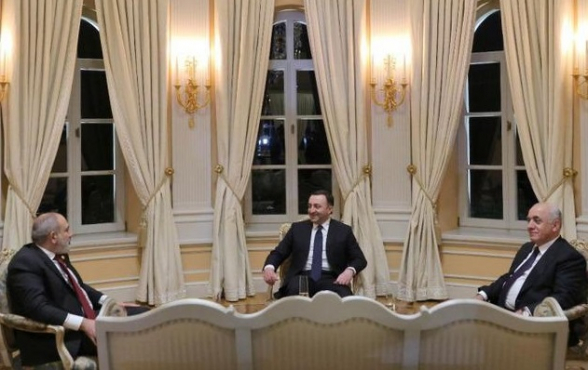 Пашинян в Грузии встретился с премьером Азербайджана