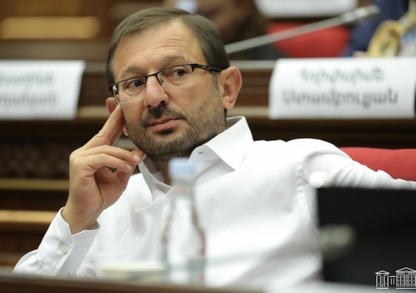 Իշխանական «իրավապահ» համակարգի հերթական թիրախն այս անգամ իրավապաշտպան, արցախյան շարժման ակունքներում կանգնած Ավետիք Իշխանյանն է