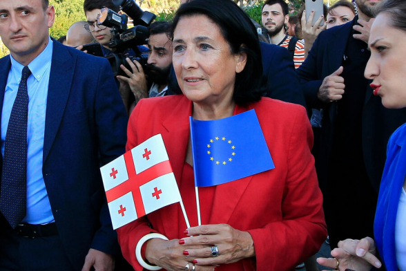 Президент Грузии собирает митинг за ЕС и против России