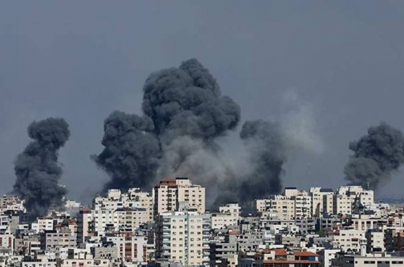 Число жертв израильских атак в Газе превысило 10.300