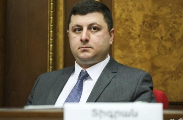 44-օրյայից ի վեր, Բաքվի բանտերում, տարբեր հաշվարկներով 80-90 հայ կա