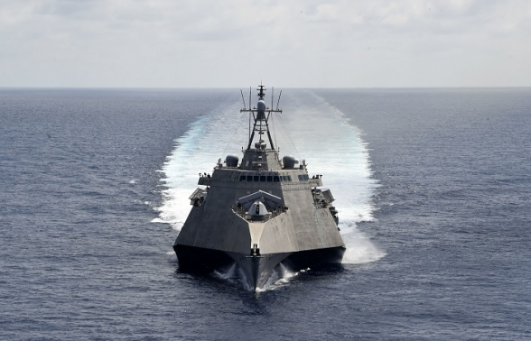 В КНР заявили о вторжении военного корабля США в территориальные воды Китая