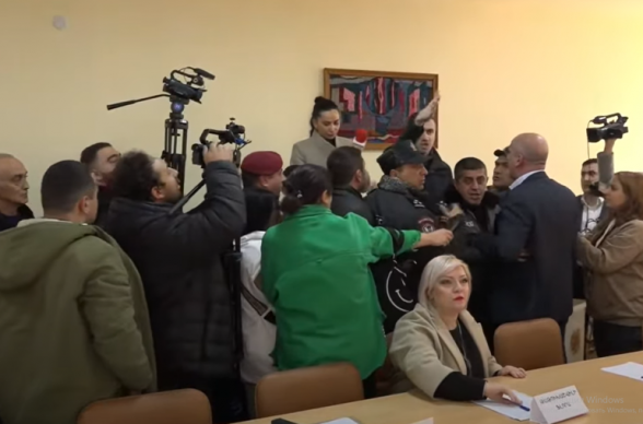 В Алаверди напряженная обстановка: ГД сменил главу общины (видео)