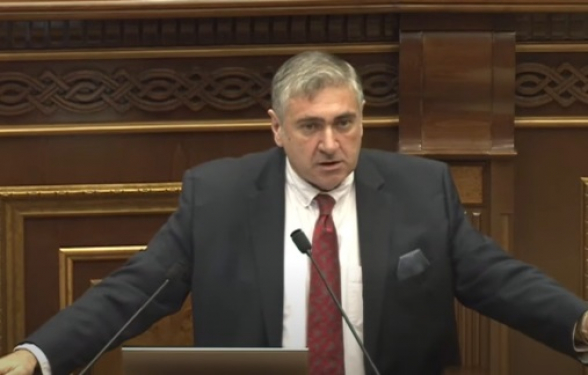 В очередной раз увеличиваем долг, который оборачивается в красивую упаковку – Артур Хачатрян (видео)