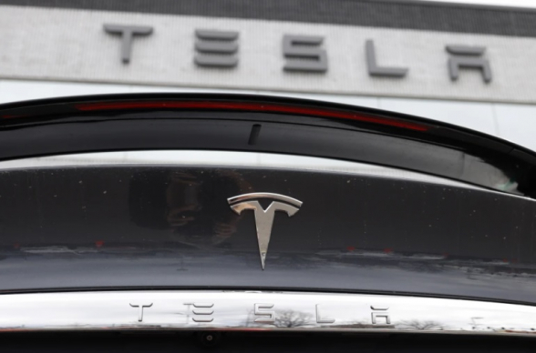 Tesla-ն ԱՄՆ-ում հետ է կանչում 2 միլիոն մեքենա՝ ավտոպիլոտի համակարգի խնդիրները վերացնելու համար