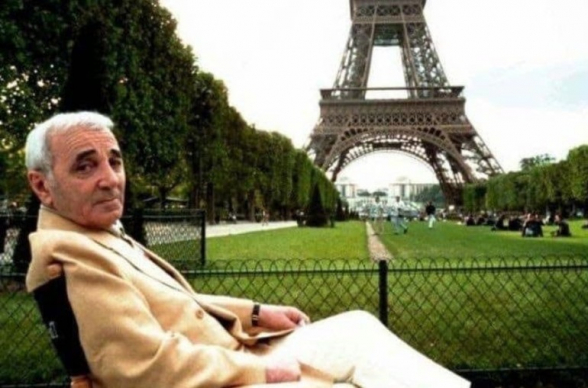 В Париже появится сад имени Шарля Азнавура