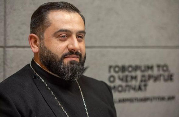 «Слепо исполняли заказ»: священник о скандале с Общественным телеканалом Армении