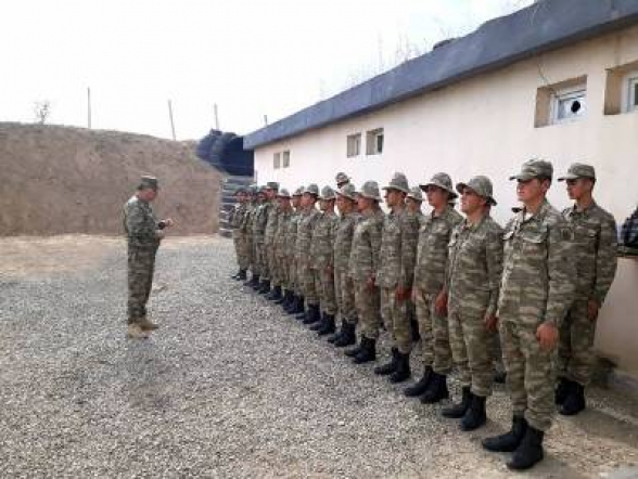 В азербайджанской армии проводятся сборы с командным составом
