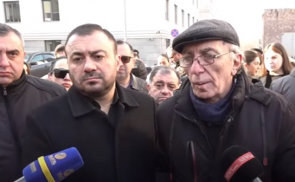 Акция протеста коллектива театра «Гой» перед зданием МОНКС (видео)
