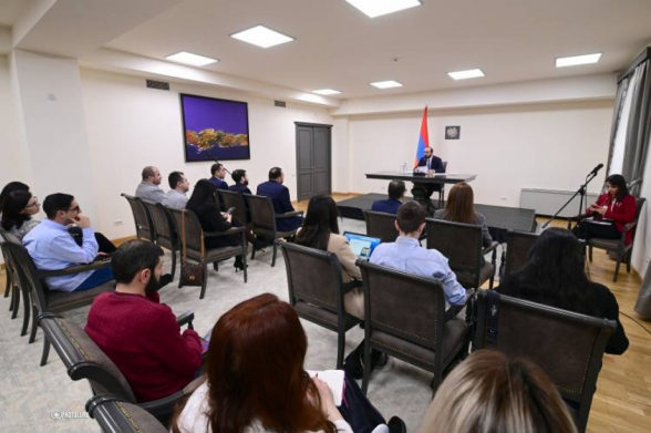 Мирзоян сказал, что Азербайджан не намерен подписывать мирный договор – «Грапарак»