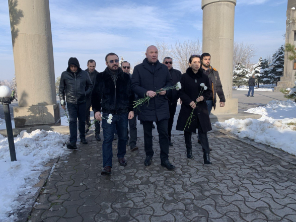 Представители движения «Мать Армения» посетили Ераблур (видео)