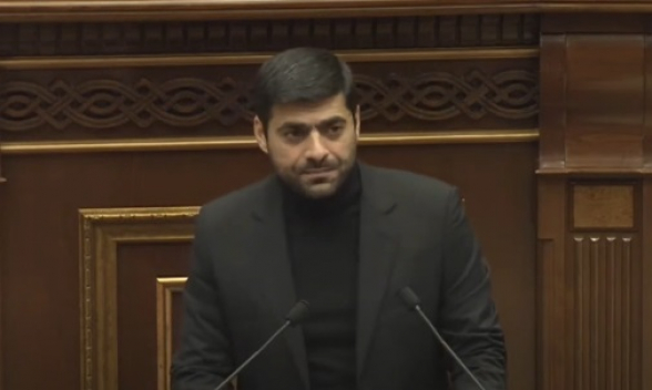 Мгер Саакян: «Ереванцы, это вы сказали, чтобы повысили стоимость транспорта, налоги и пошлины?» (видео)